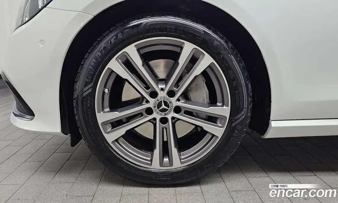 Mercedes-Benz E-Class 2021 2.0 Автомат в Москве № 822583, фото 5