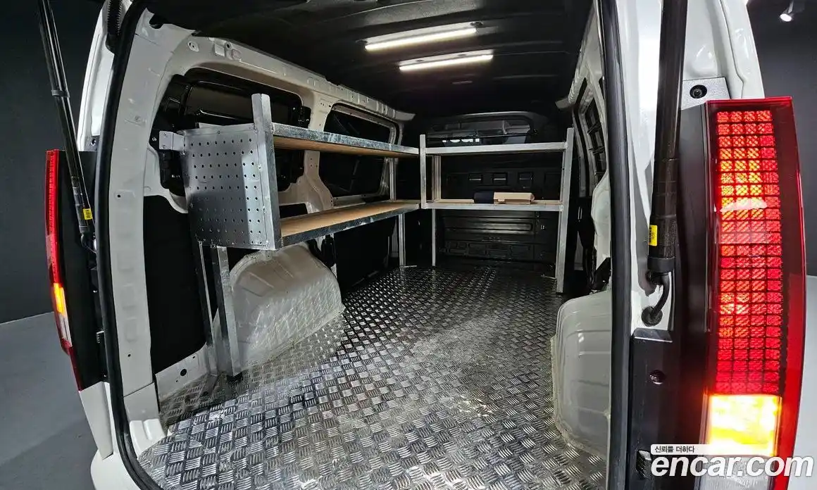 Hyundai Staria 2025 1.6 Автомат в Москве № 796997, фото 20