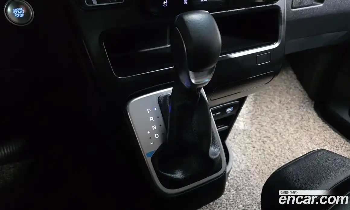 Hyundai Staria 2024 1.6 Автомат в Москве № 797016, фото 8