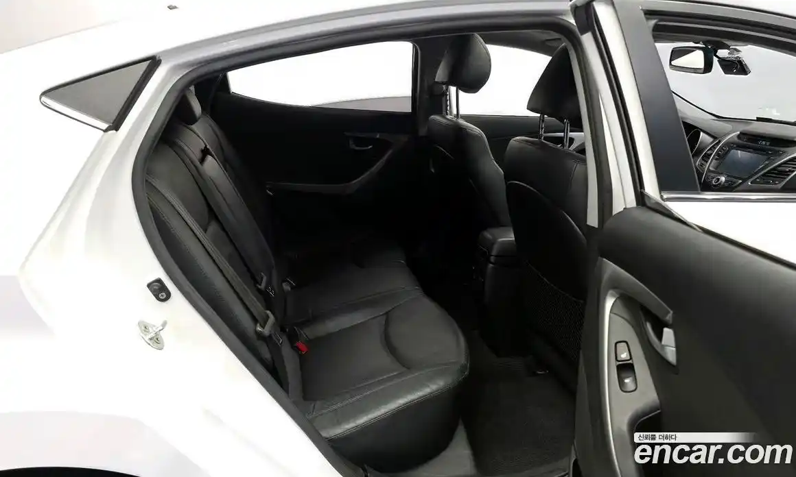 Hyundai Avante 2013 1.6 Автомат в Москве № 797412, фото 12