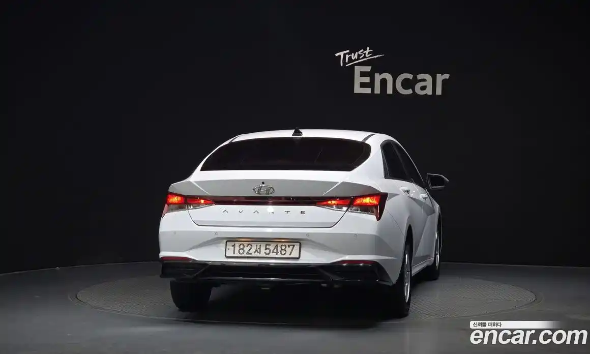 Hyundai Avante 2022 1.6 Автомат в Москве № 797443, фото 4