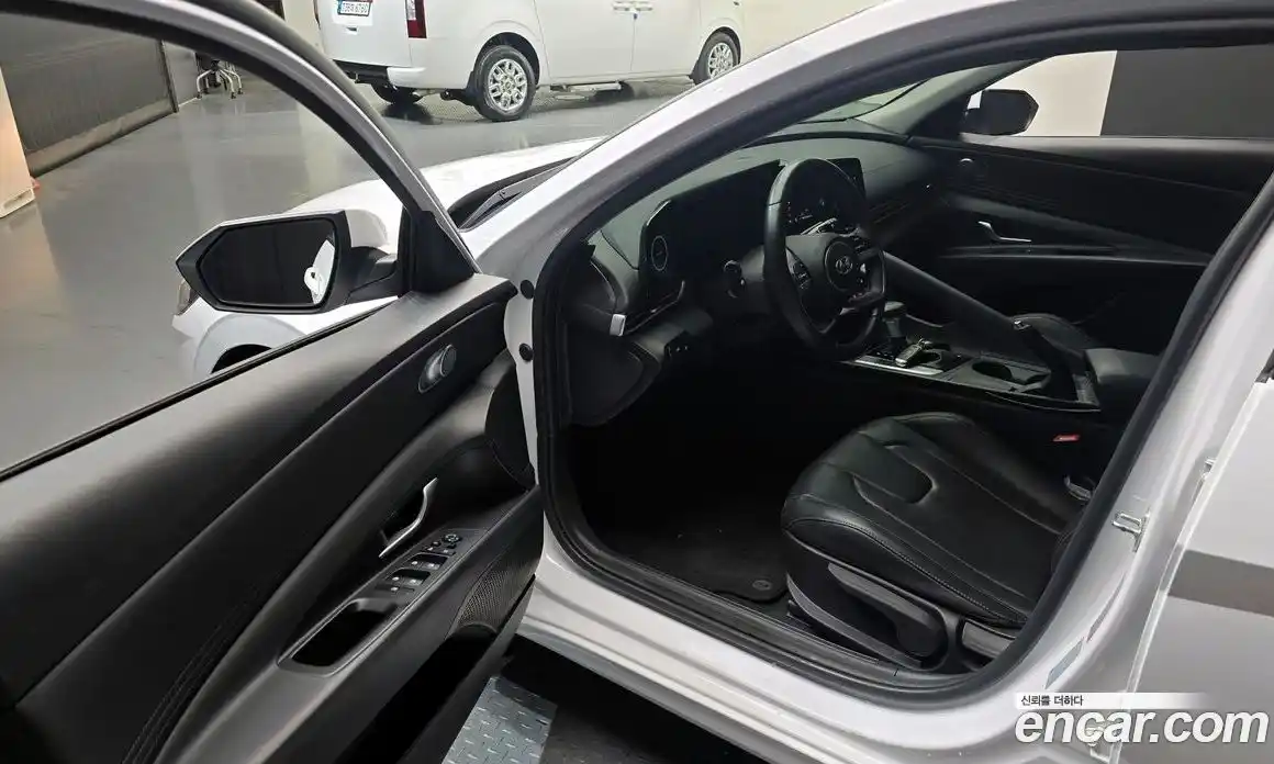 Hyundai Avante 2022 1.6 Автомат в Москве № 797443, фото 10