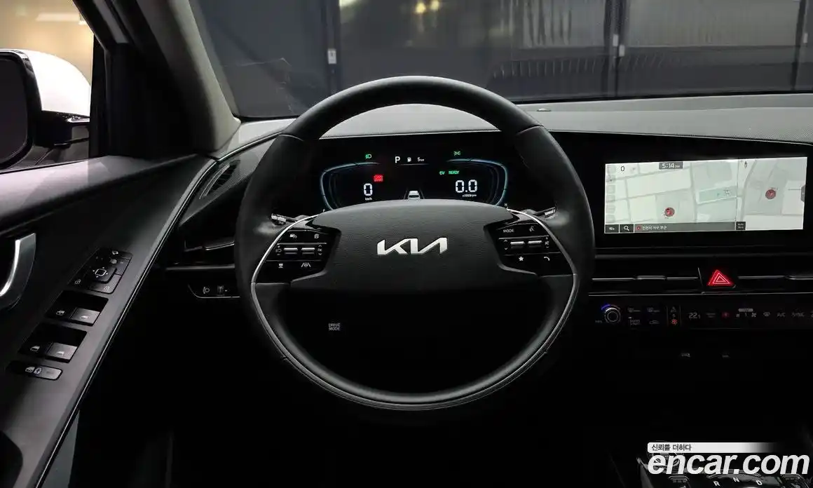 Kia Niro 2023 1.6 Автомат в Москве № 797765, фото 13