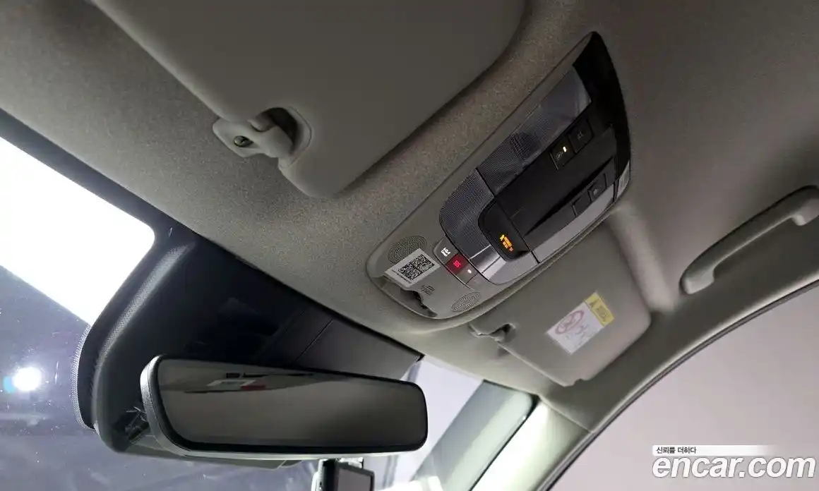 Kia Niro 2023 1.6 Автомат в Москве № 797765, фото 19