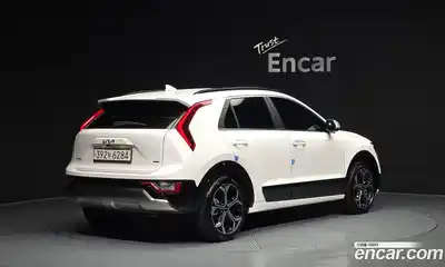 Kia Niro 2023 1.6 Автомат в Москве № 797765, миниатюра 2