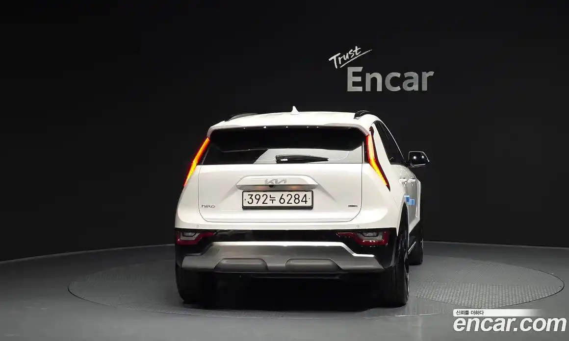 Kia Niro 2023 1.6 Автомат в Москве № 797765, фото 4