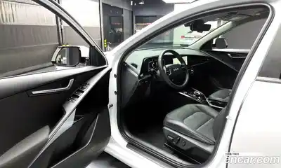 Kia Niro 2023 1.6 Автомат в Москве № 797765, миниатюра 10
