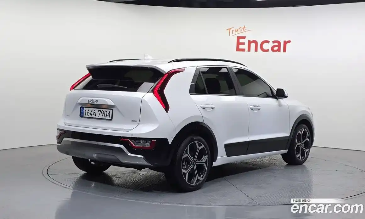 Kia Niro 2022 1.6 Автомат в Москве № 798354, фото 2