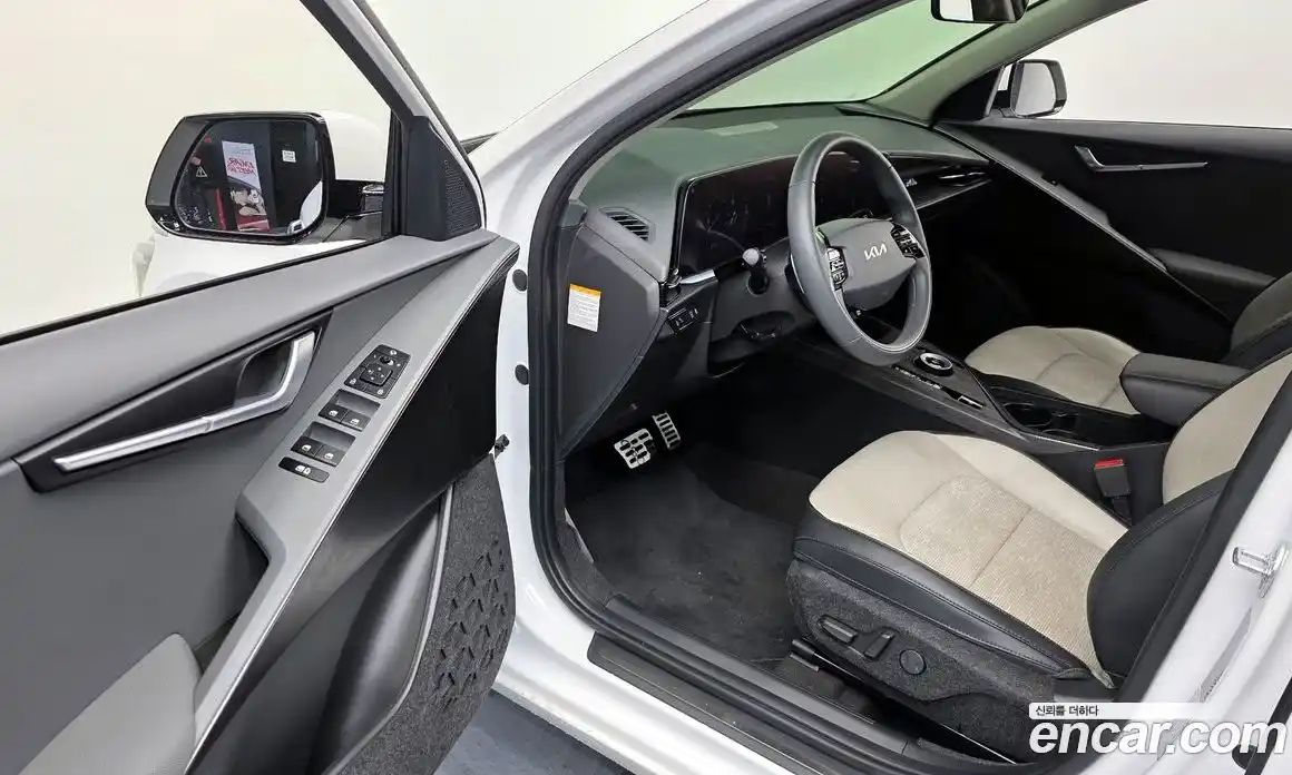 Kia Niro 2022 1.6 Автомат в Москве № 798354, фото 10