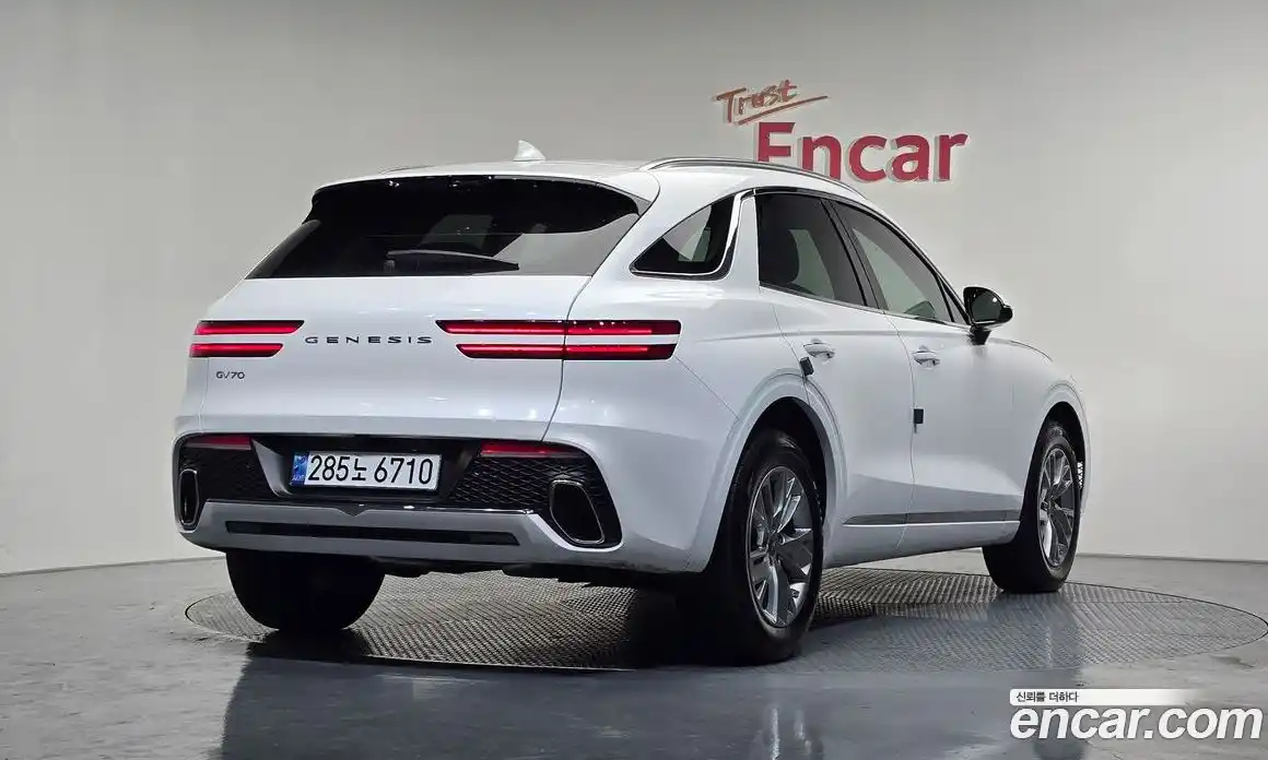 Genesis GV70 2024 2.5 Автомат в Москве № 798651, фото 1