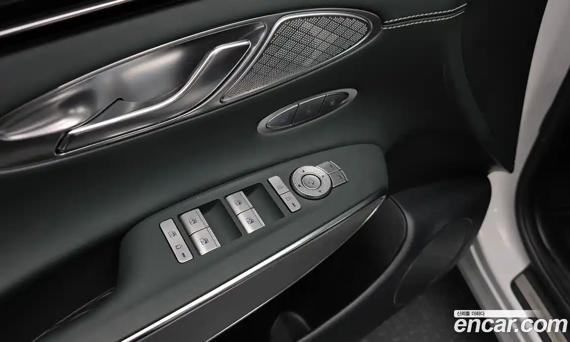 Genesis GV70 2023 0.1 Автомат в Москве № 798831, фото 17