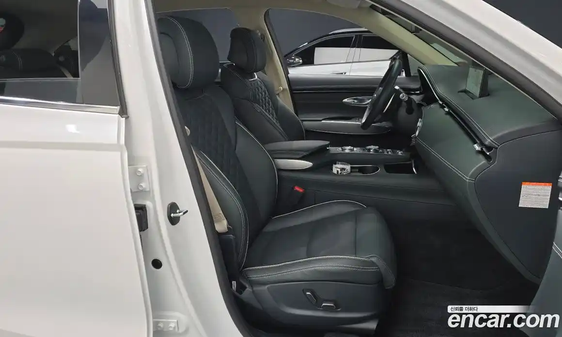 Genesis GV70 2023 0.1 Автомат в Москве № 798831, фото 10