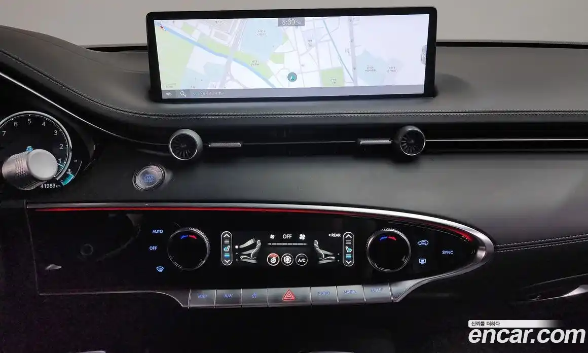 Genesis GV70 2021 2.5 Автомат в Москве № 798843, фото 15