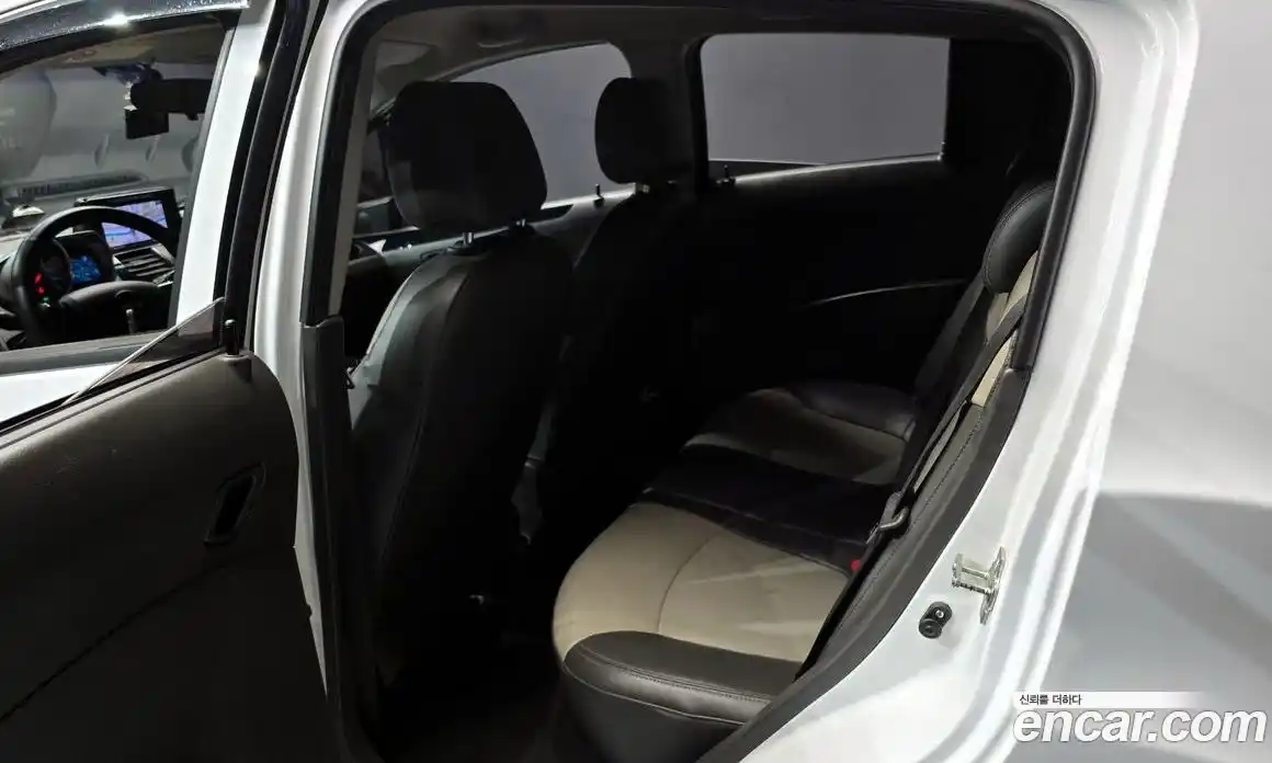 Chevrolet Spark 2015 1.0 Автомат в Москве № 799702, фото 13