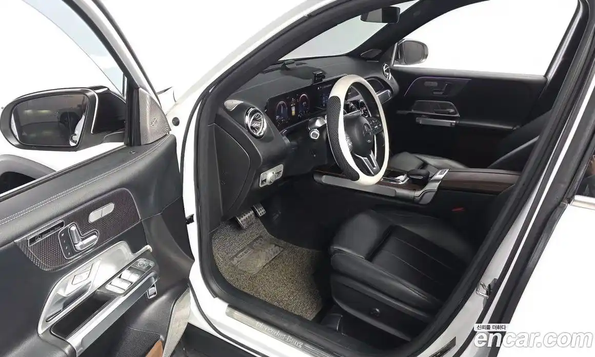 Mercedes-Benz GLB-Class 2021 2.0 Автомат в Москве № 801173, фото 11