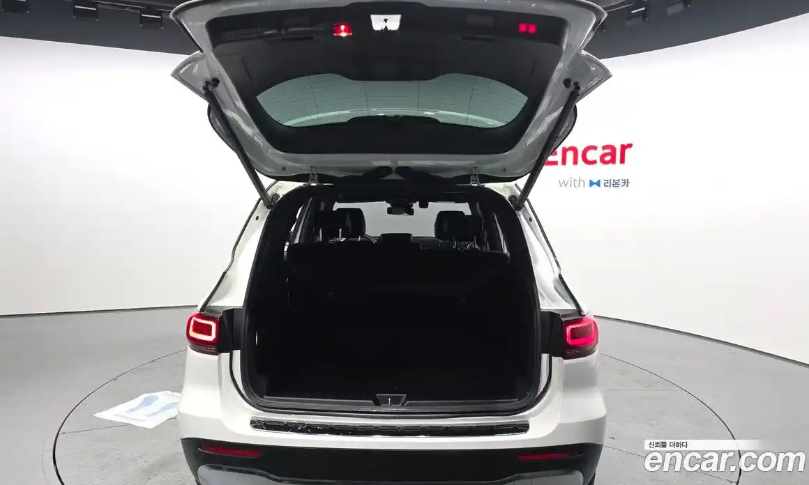 Mercedes-Benz GLB-Class 2021 2.0 Автомат в Москве № 801173, фото 20