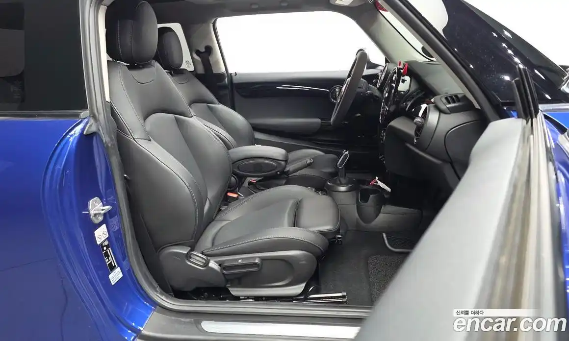 Mini Cooper 2019 1.5 Автомат в Москве № 802378, фото 11