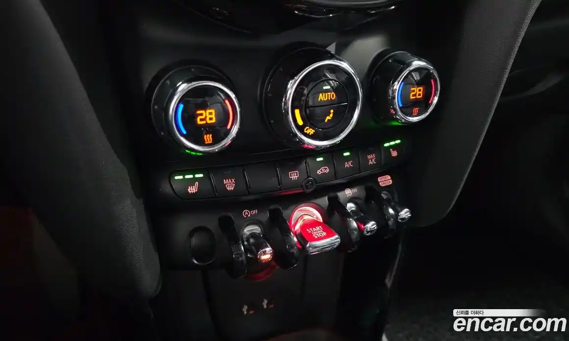 Mini Cooper 2019 1.5 Автомат в Москве № 802378, фото 17