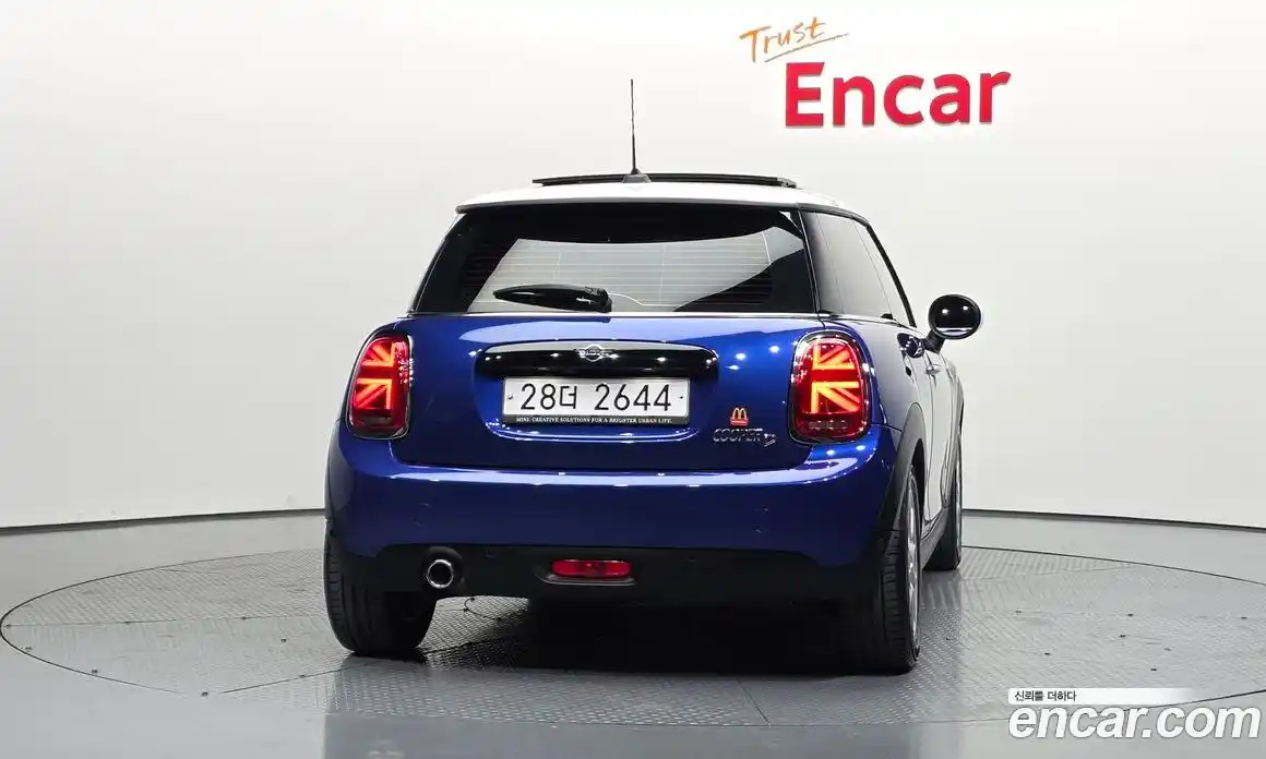 Mini Cooper 2019 1.5 Автомат в Москве № 802378, фото 4