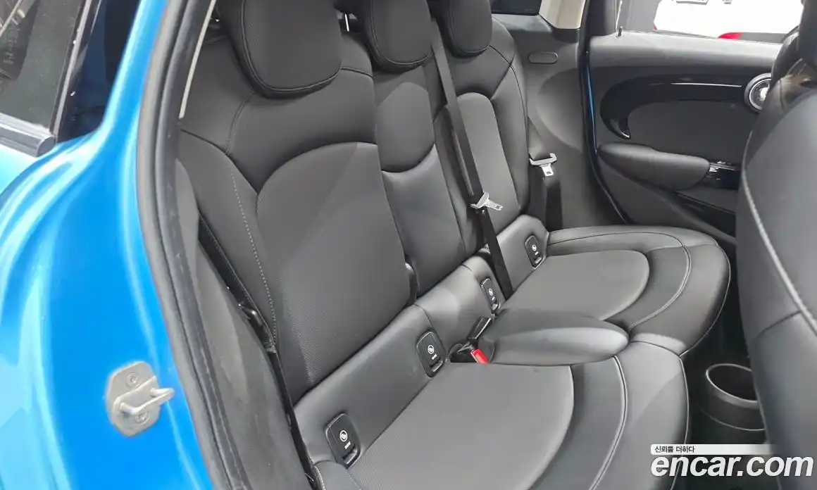 Mini Cooper 2015 1.5 Автомат в Москве № 802446, фото 12