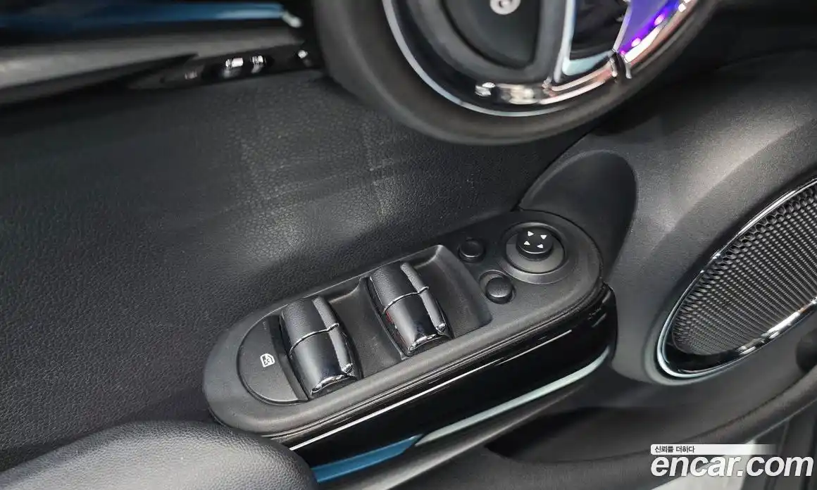 Mini Cooper 2015 1.5 Автомат в Москве № 802446, фото 16