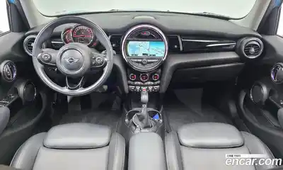 Mini Cooper 2015 1.5 Автомат в Москве № 802446, миниатюра 7