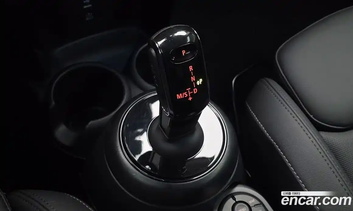 Mini Cooper 2024 1.5 Автомат в Москве № 802492, фото 9