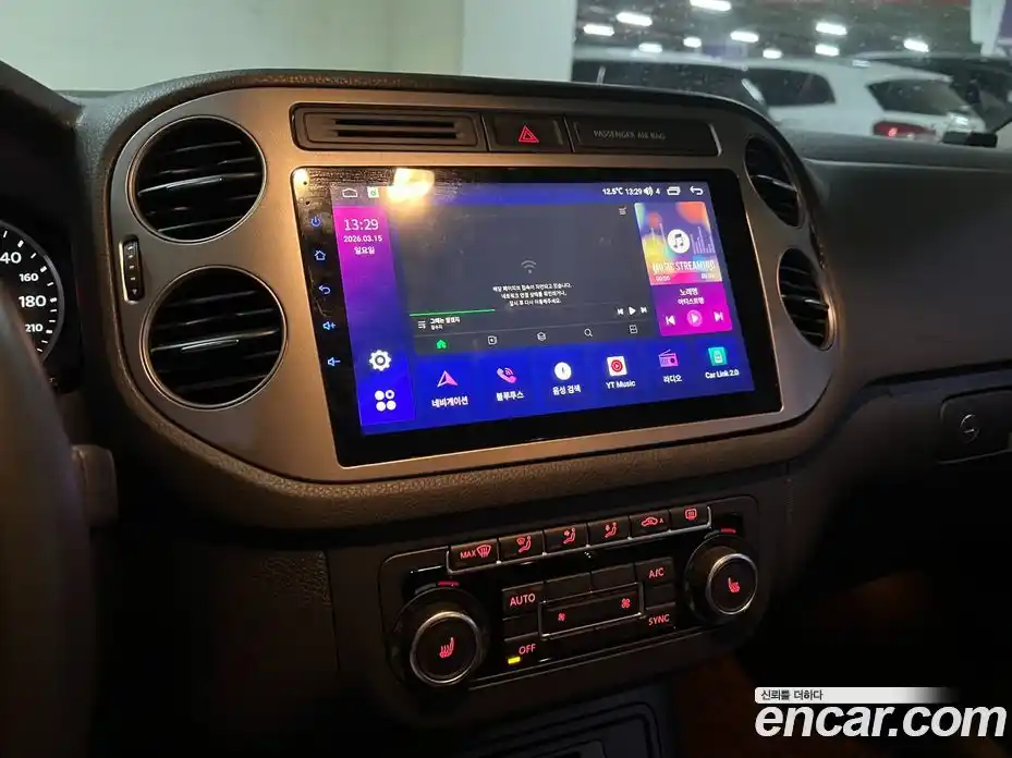 Volkswagen Tiguan 2015 2.0 Автомат в Москве № 803051, фото 12