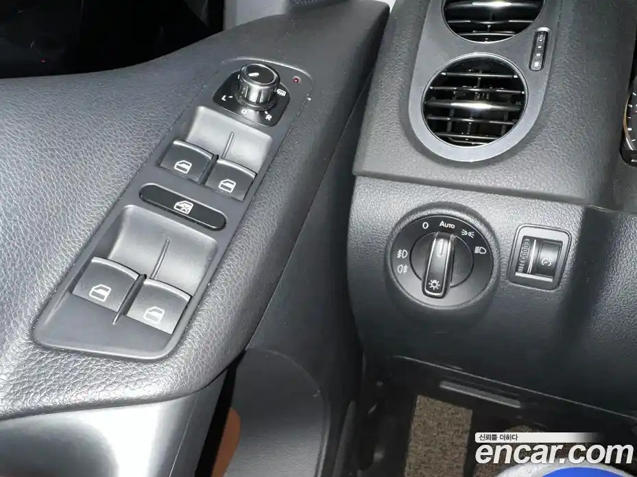 Volkswagen Tiguan 2015 2.0 Автомат в Москве № 803051, фото 14