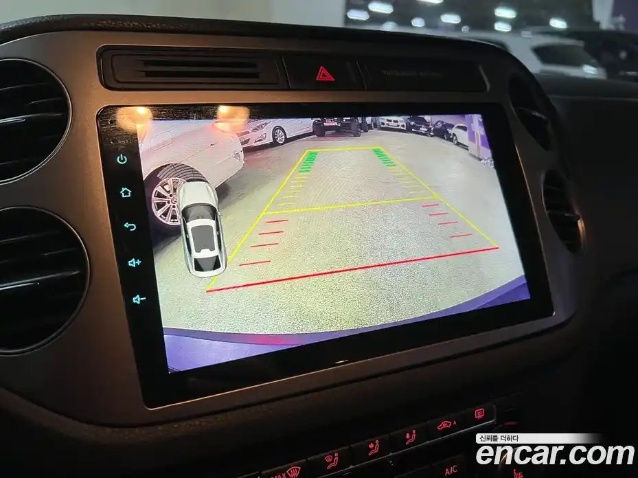 Volkswagen Tiguan 2015 2.0 Автомат в Москве № 803051, фото 16