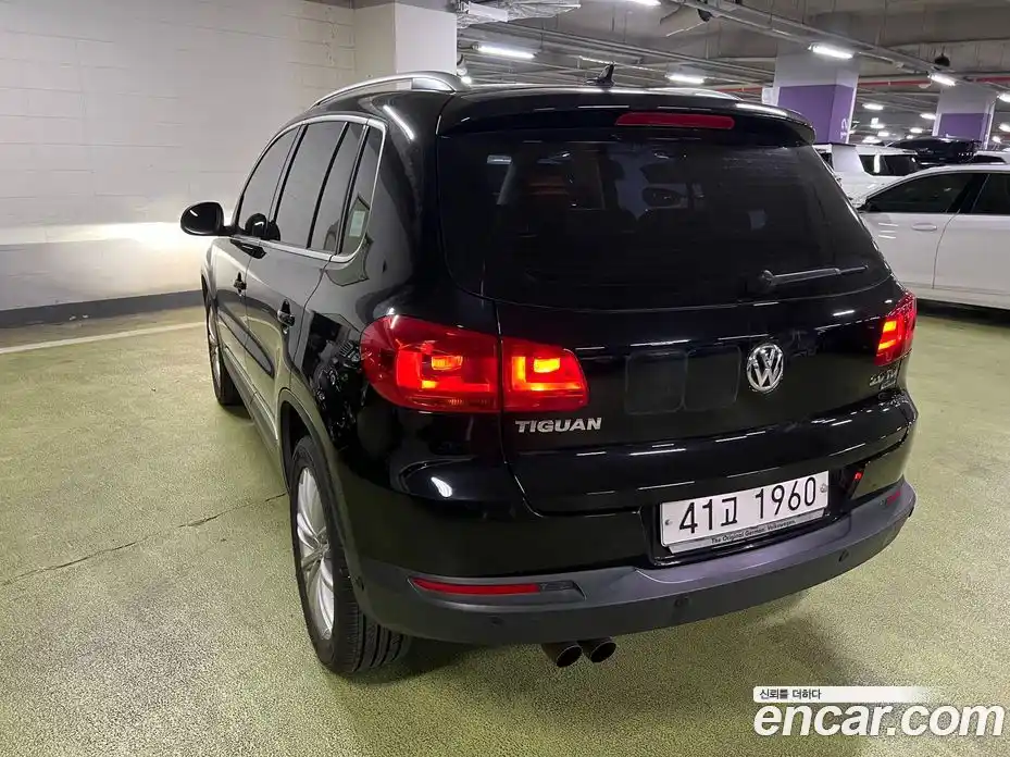Volkswagen Tiguan 2015 2.0 Автомат в Москве № 803051, фото 3
