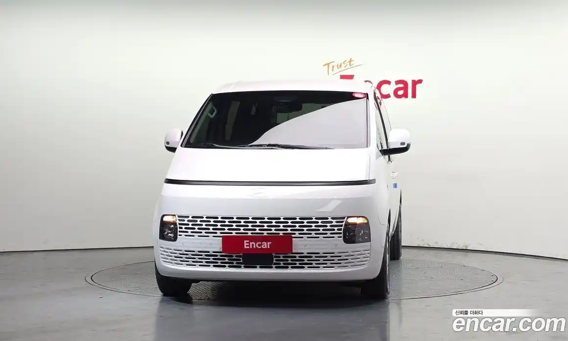 Hyundai Staria 2025 3.5 Автомат в Москве № 813712, фото 3