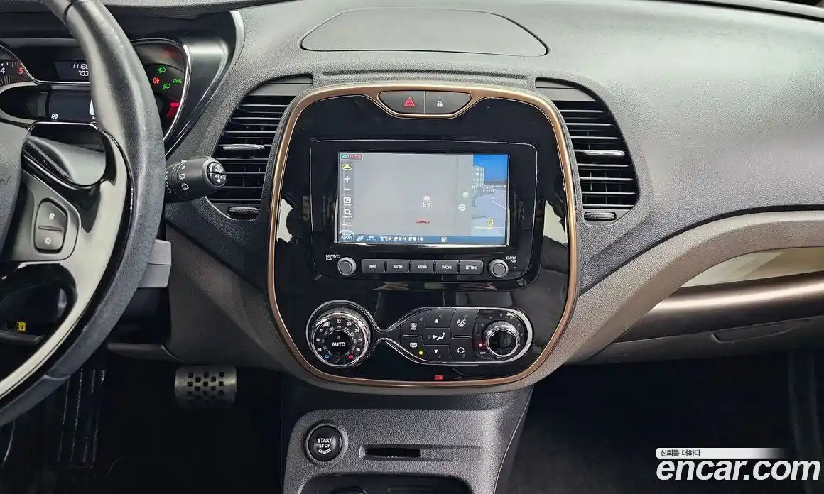 Renault QM3 2017 1.5 Автомат в Москве № 814182, фото 15