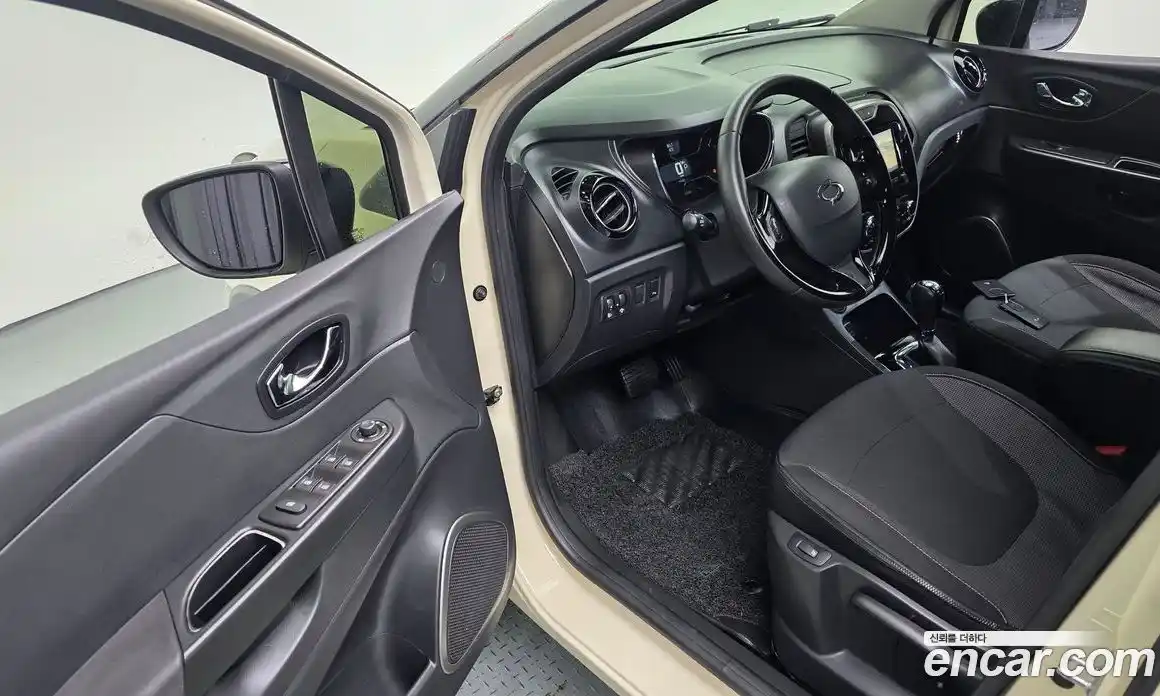 Renault QM3 2015 1.5 Автомат в Москве № 814619, фото 11