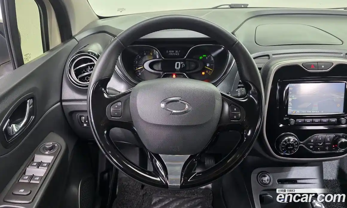 Renault QM3 2015 1.5 Автомат в Москве № 814619, фото 14