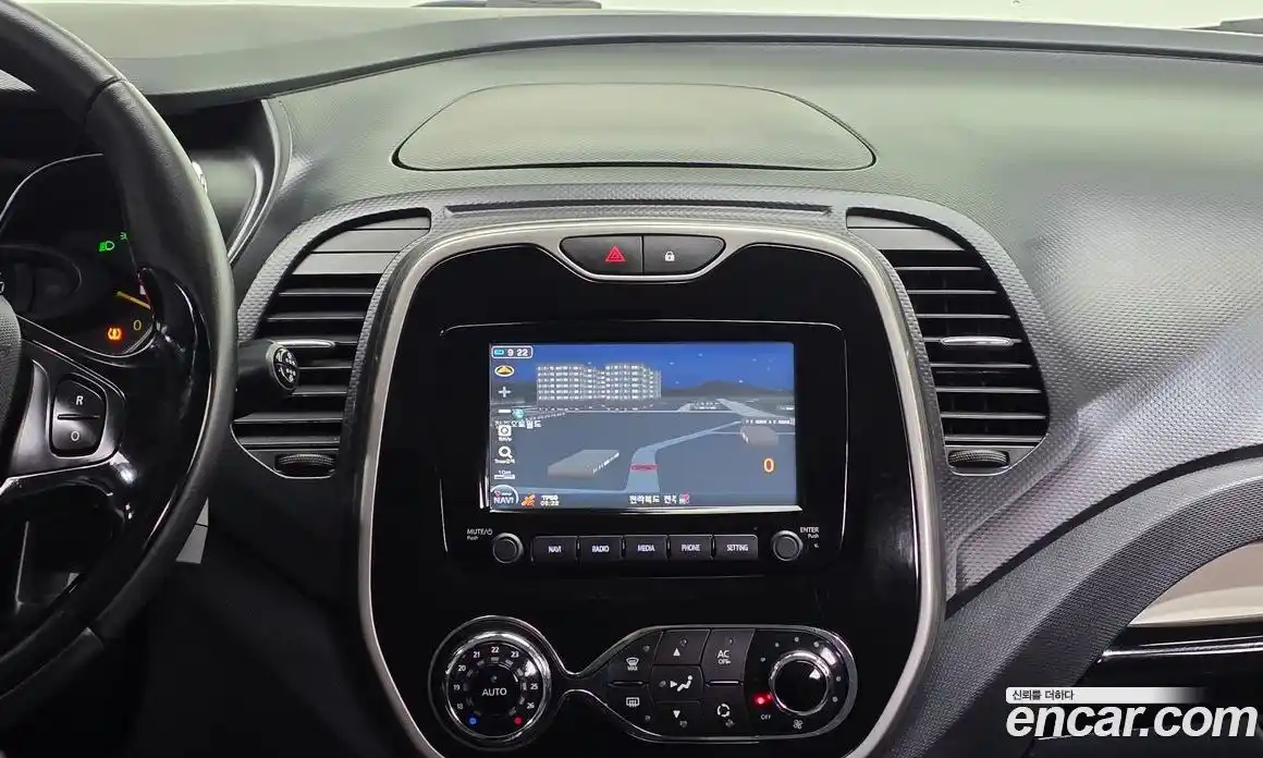 Renault QM3 2015 1.5 Автомат в Москве № 814619, фото 16