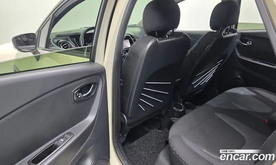 Renault QM3 2015 1.5 Автомат в Москве № 814619, фото 18