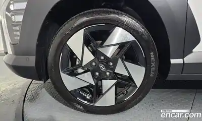 Hyundai Kona 2023 1.6 Автомат в Москве № 814833, миниатюра 5