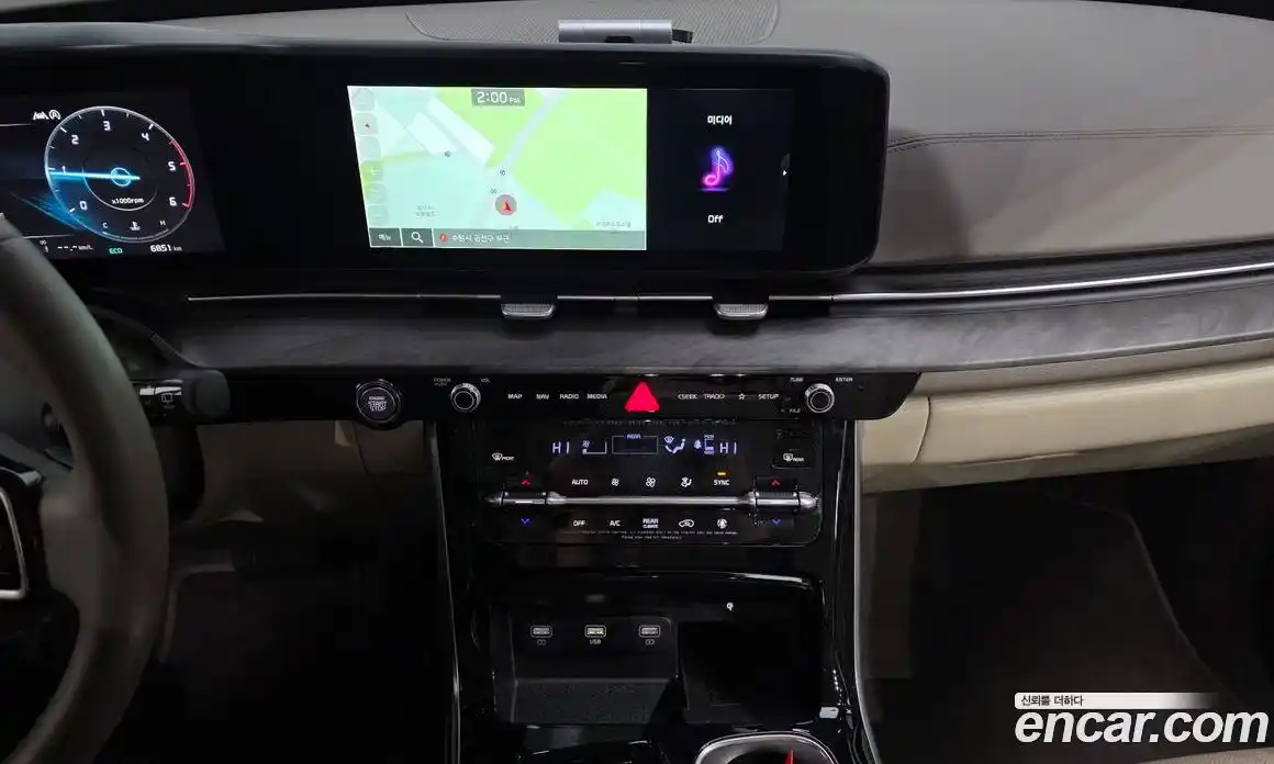 Kia Canival 2023 2.2 Автомат в Москве № 815659, фото 14