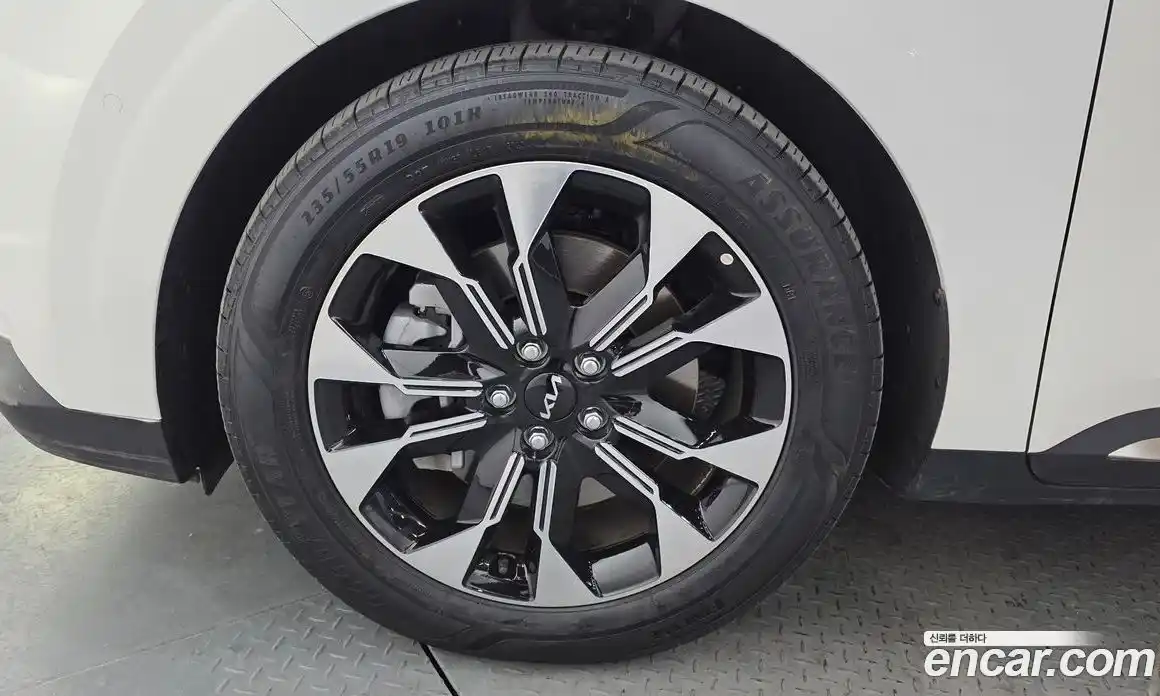 Kia Canival 2023 2.2 Автомат в Москве № 815659, фото 5