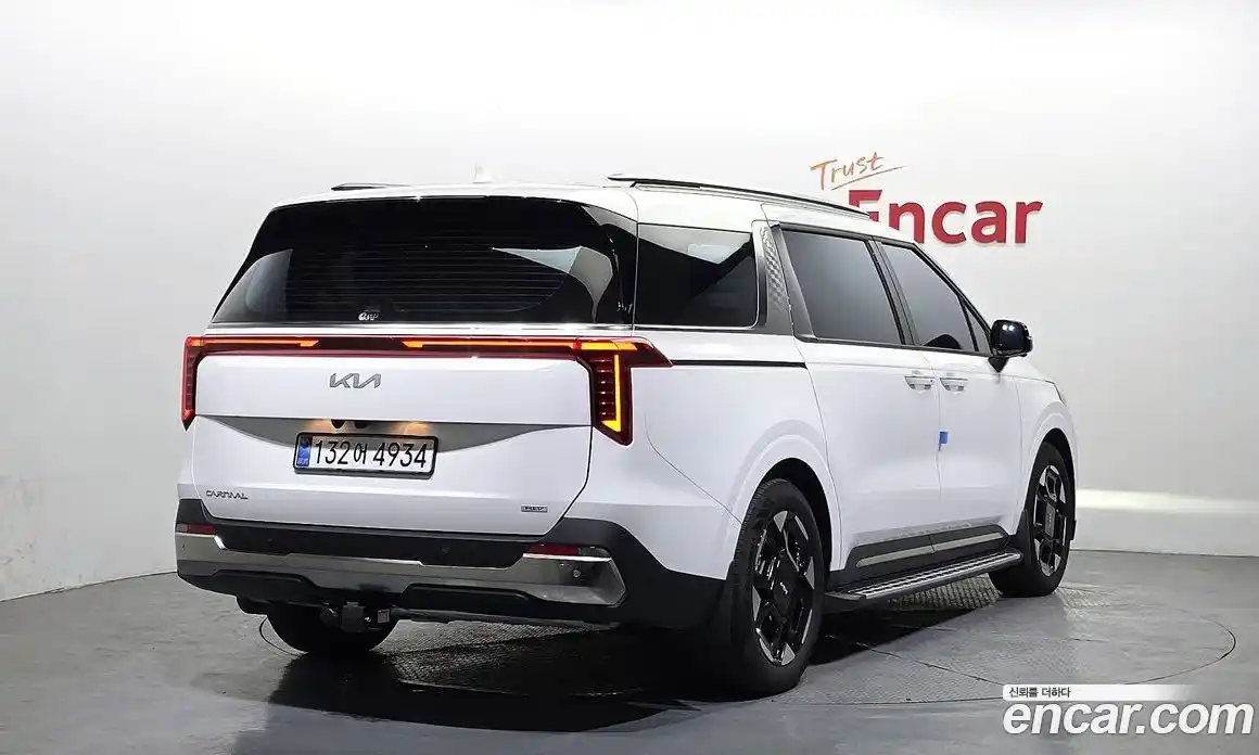 Kia Canival 2025 1.6 Автомат в Москве № 815893, фото 2