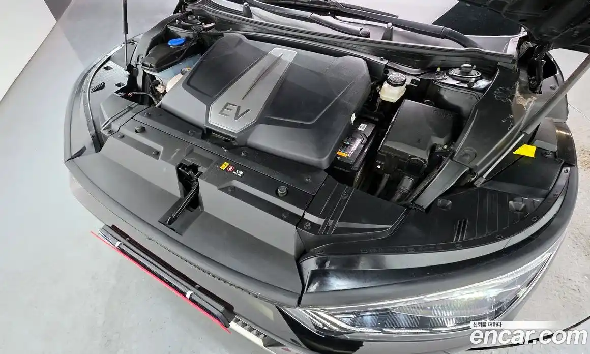 Kia EV6 2023 0.1 Автомат в Москве № 817066, фото 6