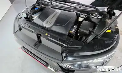 Kia EV6 2023 0.1 Автомат в Москве № 817066, миниатюра 6