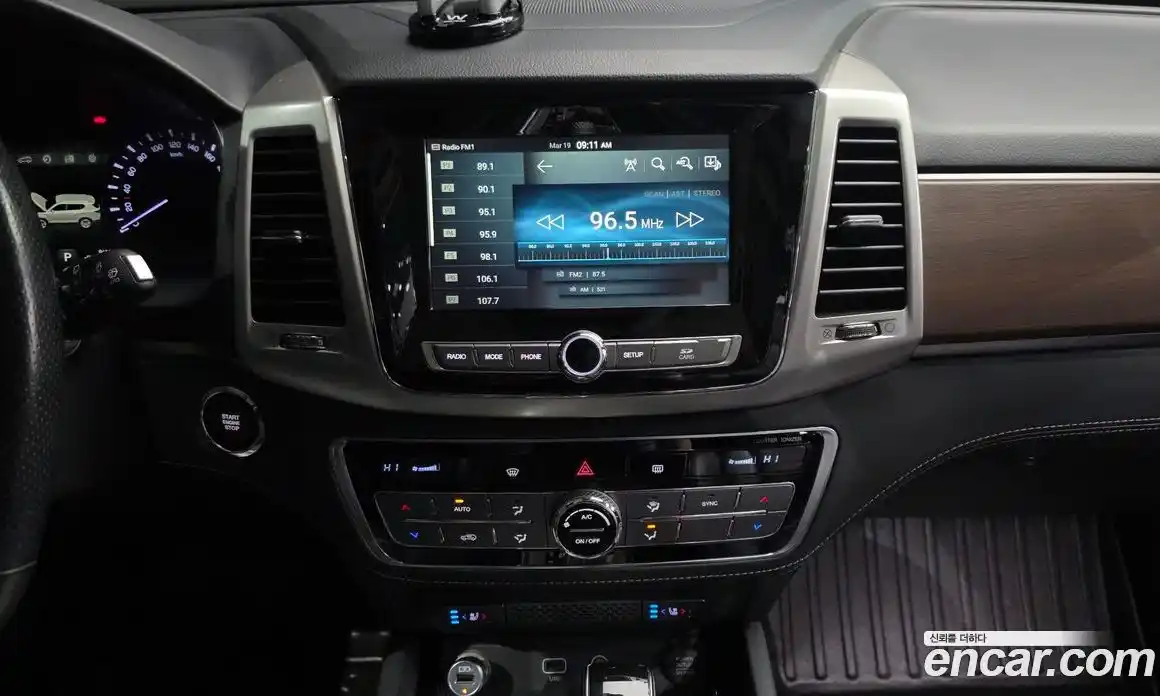 SsangYong Rexton 2017 2.2 Автомат в Москве № 818484, фото 15