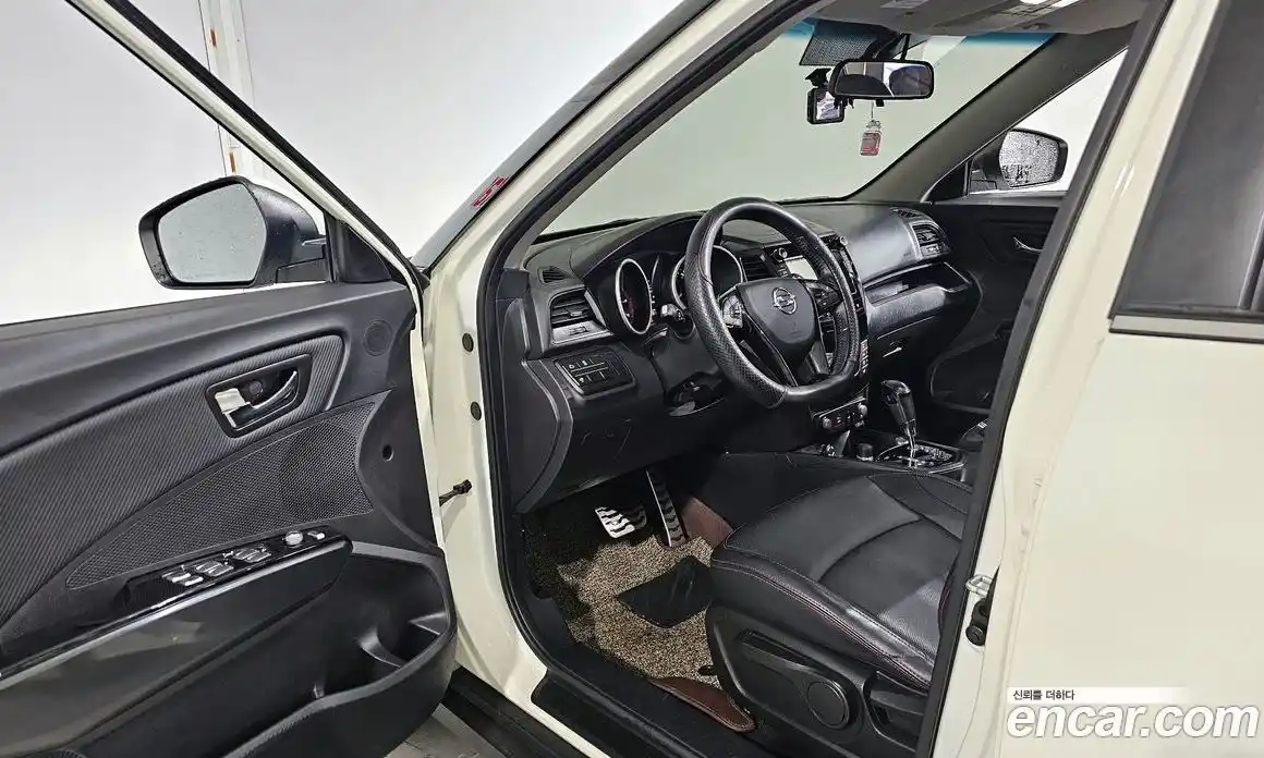 SsangYong TIBOLI 2016 1.6 Автомат в Москве № 818618, фото 11