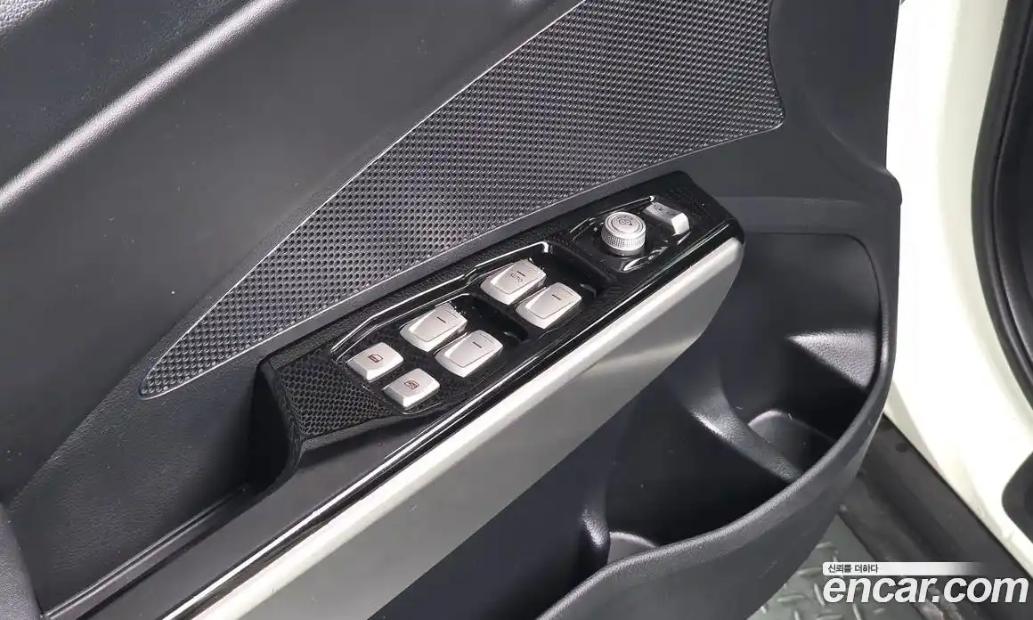 SsangYong TIBOLI 2015 1.6 Автомат в Москве № 818665, фото 17