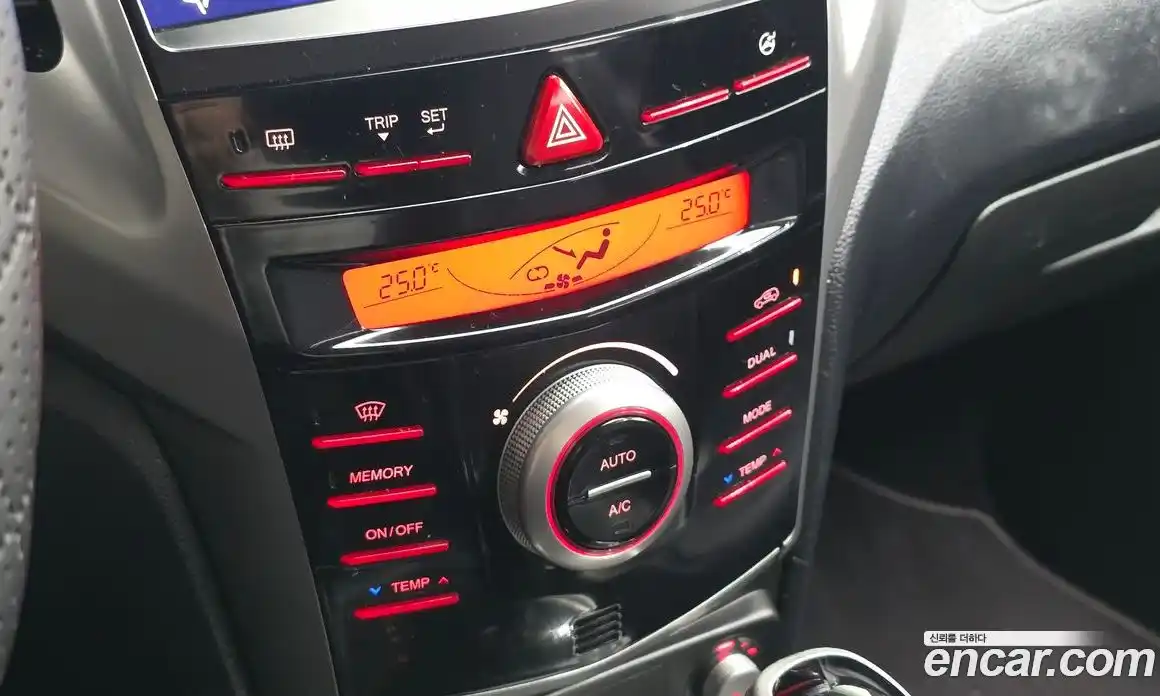 SsangYong TIBOLI 2015 1.6 Автомат в Москве № 818665, фото 18