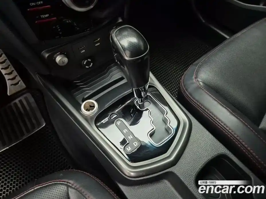 SsangYong TIBOLI 2016 1.6 Автомат в Москве № 818985, фото 8