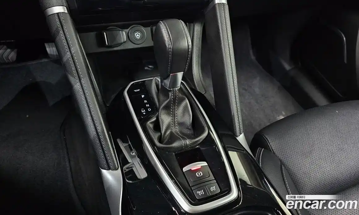 Renault QM6 2024 2.0 гидро в Москве № 820399, фото 9