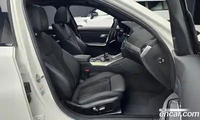 BMW 3-Series 2022 2.0 Автомат в Москве № 820987, миниатюра 9